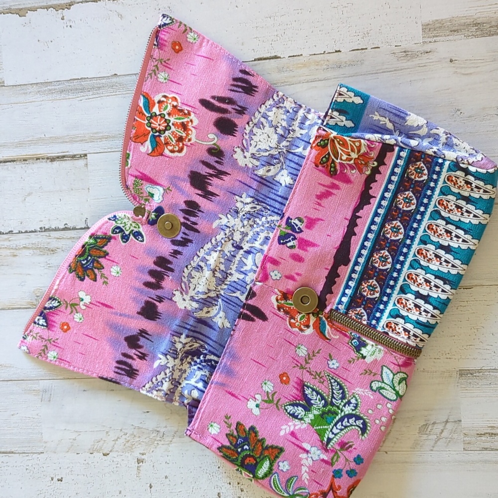 NEW Taylor Swift Wonderstruck Clutch